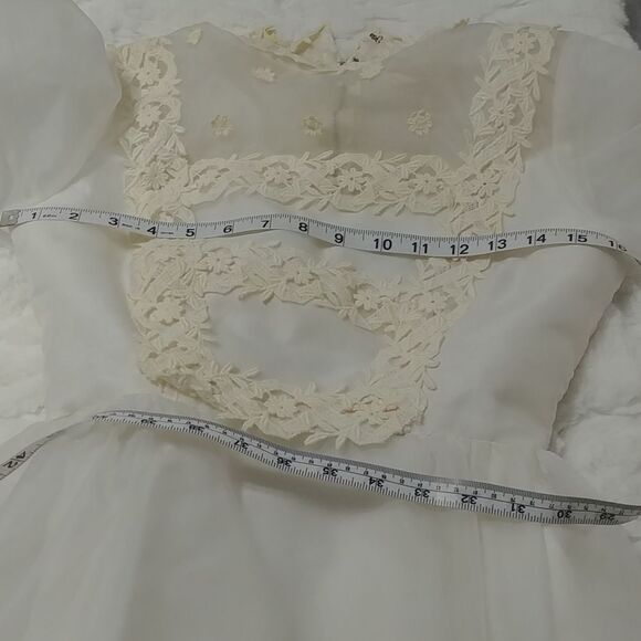 My mother's vintage Bohemian 1960's wedding gown long sleeves and lace - Picture 13 of 14